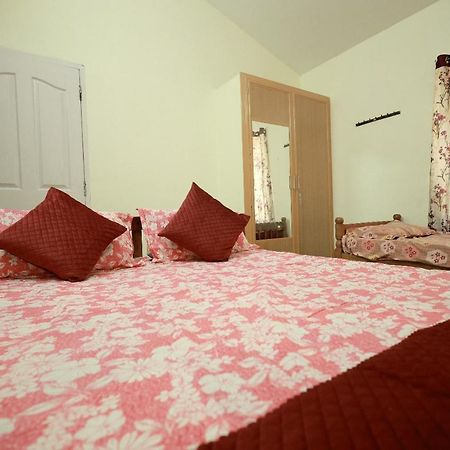 Toms Villa Along National Highway Thrissur At Nadathara מראה חיצוני תמונה